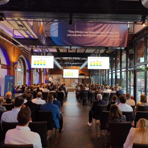 HZA_ZH_Delay Screens fliegend+Leinwand