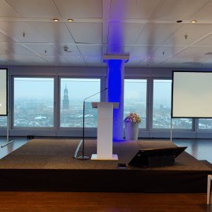 PD_AUS_kleine Bühne+Rednerpult+Vorschaubildschirm+2Leinwände PD_AUS_kleine Bühne+Rednerpult+Vorschaubildschirm+2Leinwände